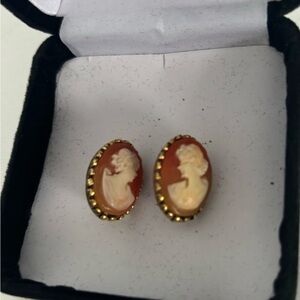 Elegant Cameo Earrings in Gold